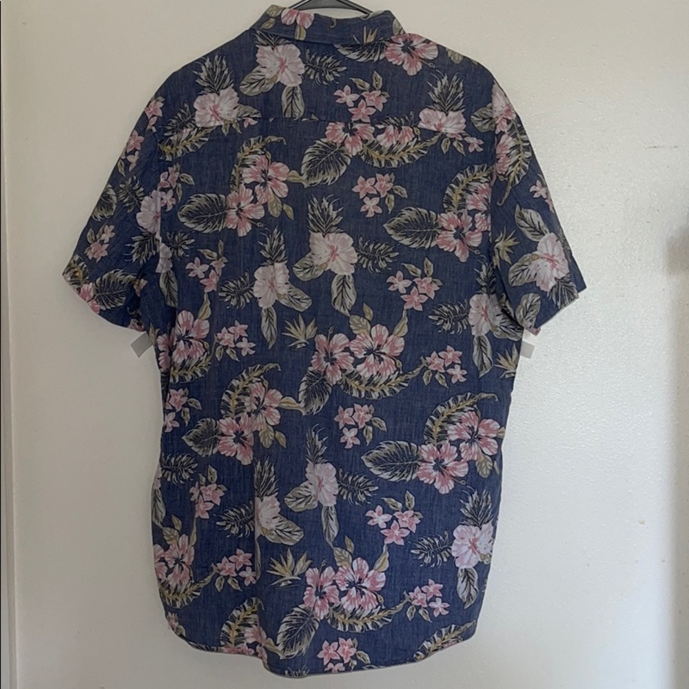 American Rag Shirt - Picture 2 of 3